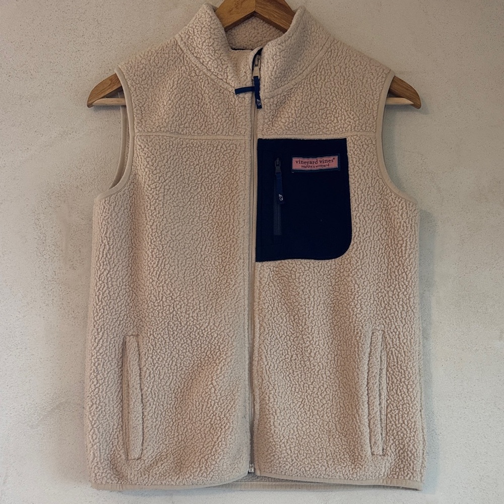 Vineyard Vines Martha’s Vineyard Beige Fleece Vest with Dark Blue Accent